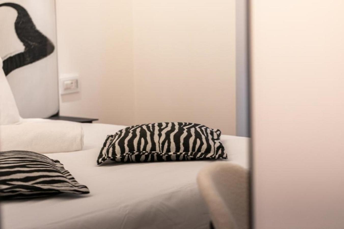 Bhr Cavour 150 Hotel Rome Exterior photo